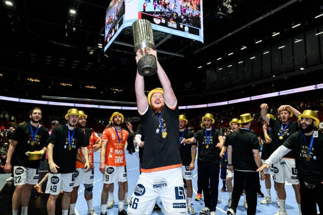 260529 IFK Kristianstads Herman Josefsson jublar med pokalen efter final fyra i Handbollsligan herr mellan HK Malmö och IFK Kristianstad den 29 maj 2026 i Malmö. Copyright: MATHILDAxSCHULER BB260529MA123