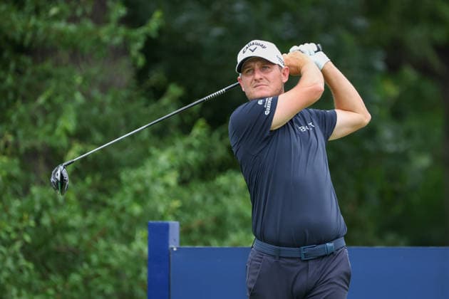 FORT WORTH, TX - MAY 29: Emiliano Grillo (ARG) hits from the 12th tee during the second round of the Charles Schwab Challenge on May 29, 2026 at Colonial Country Club in Fort Worth, TX. (Photo by George Walker Icon Sportswire) GOLF: MAY 29 PGA, Golf Herren Charles Schwab Challenge EDITORIAL USE ONLY Icon26052932