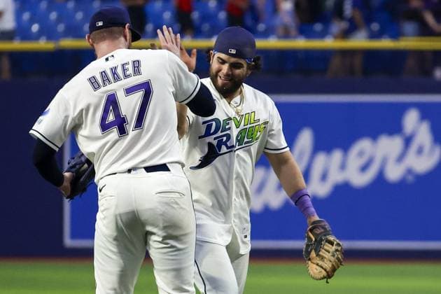 May 29, 2026, St. Petersburg, Florida, USA: Tampa Bay Rays first baseman Jonathan Aranda (8) congratulates pitcher Bryan Baker (47) after their win against the Los Angeles Angels on Friday, May 29, 2026 in St. Petersburg. St. Petersburg USA - ZUMAs70_ 20260529_zan_s70_028 Copyright: xLuisxSantanax