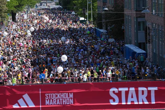 STOCKHOLM, SVERIGE 20260530 Löparna samlas inför start under Stockholm marathon pa lördagen. STOCKHOLM SVERIGE x10500x