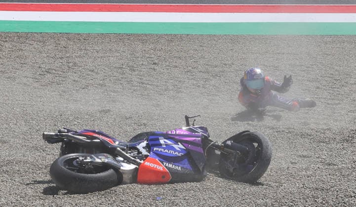 30.05.2026, Autodromo Internazionale del Mugello, Mugello, MotoGP Grosser Preis von Italien 2026 ,im Bild Unfall von Toprak Razgatlioglu (TUK), Prima Pramac Yamaha MotoGP (Photo by Hasan Bratic DeFodi Images) -