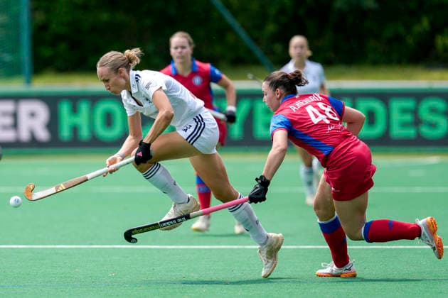 v.li.: Lisa Nolte (DHC, 17), Antonia Hendrix (GTHGC, 48), Zweikampf, Spielszene, Duell, duel, tackle, tackling, Dynamik, Action, Aktion, 30.05.2026, Bonn (Deutschland), Hockey, Deutsche Meisterschaft, Halbfinale, Damen, Großflottbeker THGC - Düsseldorfer HC