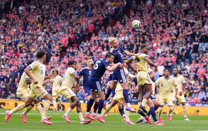 George Hirst of Scotland heads the ball high and wide of the Curacao goal. Scotland v Curacao, International Friendly, Länderspiel, Nationalmannschaft Football, Hampden Park, Glasgow, Scotland, UK - 30 May 2026Glasgow Hampden Park United Kingdom EDITORIAL USE ONLY No use with unauthorised audio, video, data, fixture lists, club league logos or live services. Online in-match use limited to 120 images, no video emulation. No use in betting, games or single club league player publications. Copyright: xStuartxWallace Shutterstockx 16898283c
