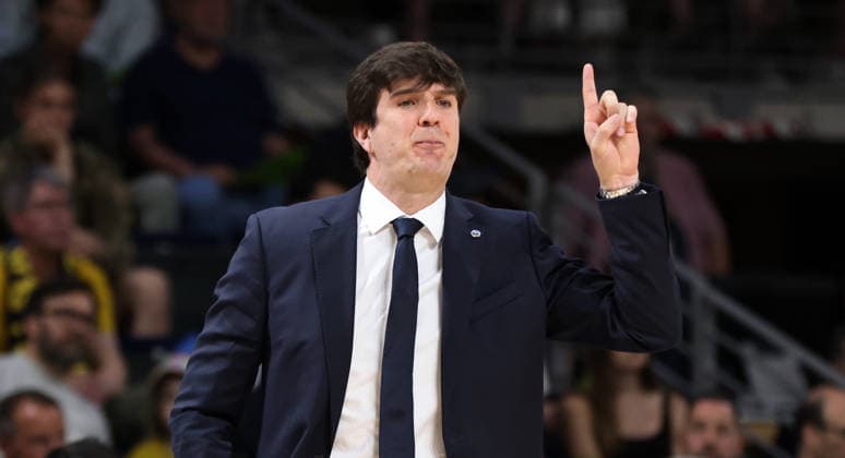 Trainer Pedro Calles gibt Anweisungen Aktion Oberkörper Basketball BBL Bundesliga Herren Play Off Halbfinale 1.Spiel Saison 2025 2026 30.05.2026 ALBA Berlin vs BMA365 Bamberg Baskets