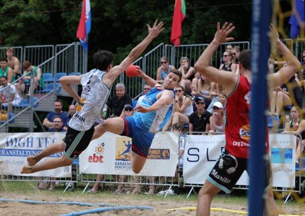 Deutschland - Kelkheim - Münster - 30.05.2026 Beachhandball - Hessen - Karacho Beach Cup 2026 Die Otternasen - BHC BADG Münster v.l. Erik Schmid (Die Otternasen), Sören Kilp (BHC Beach & Da Gang) Karacho Beach Cup 2026
