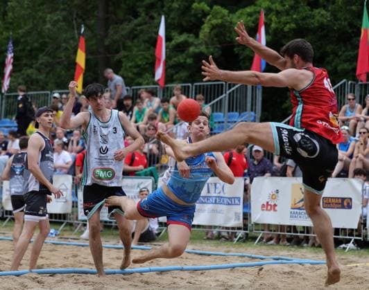 Deutschland - Kelkheim - Münster - 30.05.2026 Beachhandball - Hessen - Karacho Beach Cup 2026 Die Otternasen - BHC BADG Münster v.l. Erik Schmid (Die Otternasen), Sören Kilp (BHC Beach & Da Gang), Hendrik Prahst (Die Otternasen) Karacho Beach Cup 2026