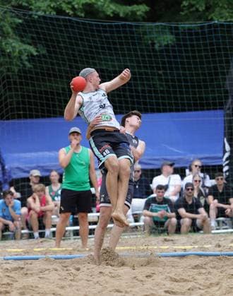 Deutschland - Kelkheim - Münster - 30.05.2026 Beachhandball - Hessen - Karacho Beach Cup 2026 Die Otternasen - BHC BADG Münster v.l. Hendrik Prahst (Die Otternasen), Lennart Liebeck (BHC Beach & Da Gang) Karacho Beach Cup 2026