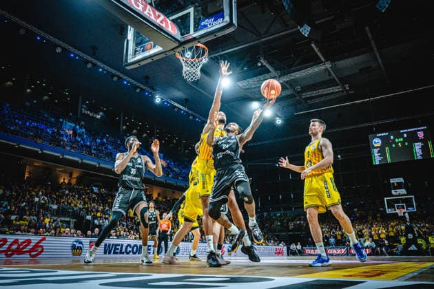 Basketball Berlin 30.05.2026 Saison 2025 2026 EasyCredit BBL 1. Bundesliga Männer, Herren Playoffs Halbfinale Spiel 1 Alba Berlin - BMA365 Bamberg Baskets Cobe Williams (Bamberg, No.24)