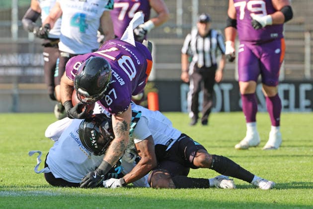 Tight End Adria Botella Moreno (Frankfurt Galaxy Nr. 87) erfolgreich , Frankfurt Galaxy - Munich Ravens, American Football, EFA, The European Football Alliance, Saison 2026, Bornheimer Hang, 30.05.2026, Frankfurt Bornheimer Hang Deutschland
