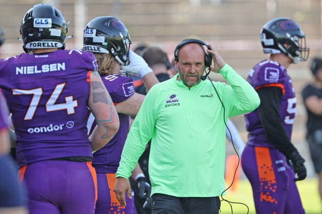 unzufriedener Chefcoach Thomas Gösling (Frankfurt Galaxy) , Frankfurt Galaxy - Munich Ravens, American Football, EFA, The European Football Alliance, Saison 2026, Bornheimer Hang, 30.05.2026, Frankfurt Bornheimer Hang Deutschland