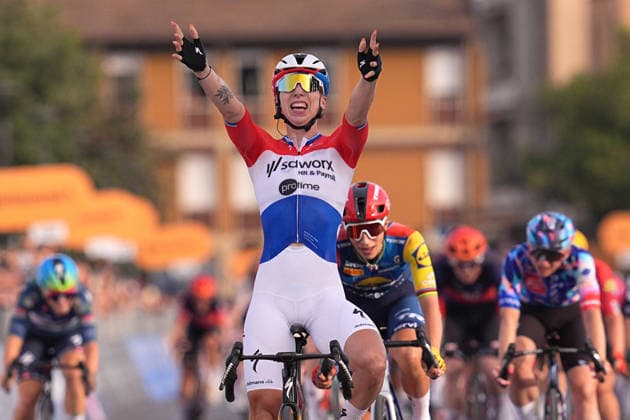 Netherlands™s Lorena Wiebes of Team SD Worx - Protime™s winner of the stage on the finish line during Stage 1 of the Giro d™Italia Women, from Cesenatico to Ravenna, Italy, Saturday May 30, 2026  Copyright: xMarcoxAlpozzi LaPressex