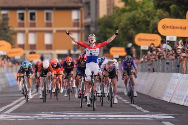 Netherlands™s Lorena Wiebes of Team SD Worx - Protime™s winner of the stage on the finish line during Stage 1 of the Giro d™Italia Women, from Cesenatico to Ravenna, Italy, Saturday May 30, 2026  Copyright: xMarcoxAlpozzi LaPressex