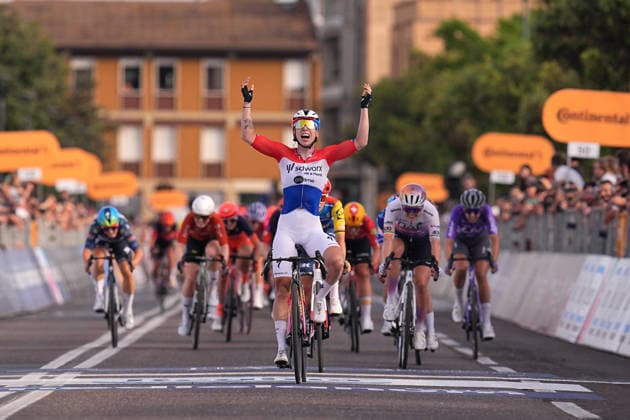 Netherlands™s Lorena Wiebes of Team SD Worx - Protime™s winner of the stage on the finish line during Stage 1 of the Giro d™Italia Women, from Cesenatico to Ravenna, Italy, Saturday May 30, 2026  Copyright: xMarcoxAlpozzi LaPressex