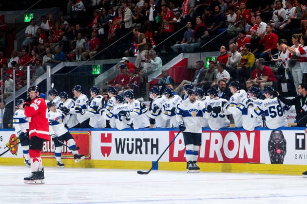 260530 Alexander Barkov of Finland celebrates after 2-2 during the 2026 IIHF Ice hockey, Eishockey World Championship, WM, Weltmeisterschaft semifinal match between Canada and Finland on May 30, 2026 in Zürich. Photo: Jesper Zerman BILDBYRAN kod JZ JZ0738 ishockey ice hockey ishockey-vm 2026 vm 2026 iihf world championship semifinal semifinals kanada canada finland bbeng Copyright: JESPERxZERMAN BB260530JZ106