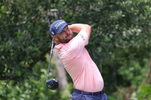 FORT WORTH, TX - MAY 30: Jordan Smith (ENG) hits from the 9th tee during the third round of the Charles Schwab Challenge on May 30, 2026 at Colonial Country Club in Fort Worth, TX. (Photo by George Walker Icon Sportswire) GOLF: MAY 30 PGA, Golf Herren Charles Schwab Challenge EDITORIAL USE ONLY Icon26053023