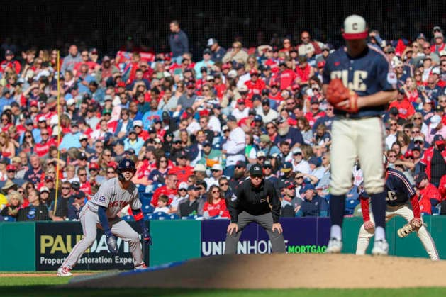 May 30, 2026: Boston Red Sox second baseman Marcelo Mayer (11) leads off during the sixth inning of the Major League Baseball game between the Boston Red Sox and Cleveland Guardians at Progressive Field in Cleveland, Ohio. CSM Cleveland United States of America - ZUMAc04_ 20260530_zma_c04_043 Copyright: xBrianxFisherx