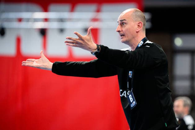 Bietigheim: HBL - 25 26 - SG BBM Bietigheim - VfL Potsdam Trainer Emir Kurtagic (Potsdam) Gestik Geste gestikuliert Bietigheim-Bissingen Egetrans Arena Baden-Württemberg Deutschland