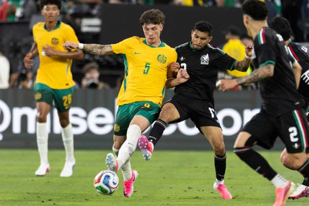 May 30, 2026, Pasadena, California, USA: Australia s Jordan Bos (5) and MexicoÃ¢â‚¬â ¢s Orbelin (17) during a MexTour Sendoff Match at Rose Bowl on Saturday, May 30, 2026 in Pasadena, Calif. MexTour Sendoff Match: Mexico Vs Australia  - ZUMAc68_ 20260530_zaf_c68_015 Copyright: xRingoxChiux