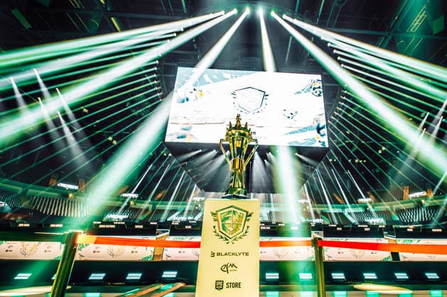 30.05.2026, xkkux, E-Sports, FORTNITE MAJOR 1 SUMMIT, Saison 2025 2026, PSD Bank Dome Düsseldorf: Das erste LAN-Turnier der FNCS-Saison. 50 Duos treten gegeneinander an, um den Preispool sowie die Qualifikation für die Global Championship 2026 zu gewinnen Die Duos verteilen sich wie folgt: 20 EU, 13 NAC, 3 NAW, 5 Brasilien, 3 Asien, 3 Ozeanien und 3 Naher Osten. Die fünf bestplatzierten Teams qualifizieren sich automatisch für die Global Championship 2026. Pokal Trophy im Detail Nordrhein-Westfahlen Deutschland