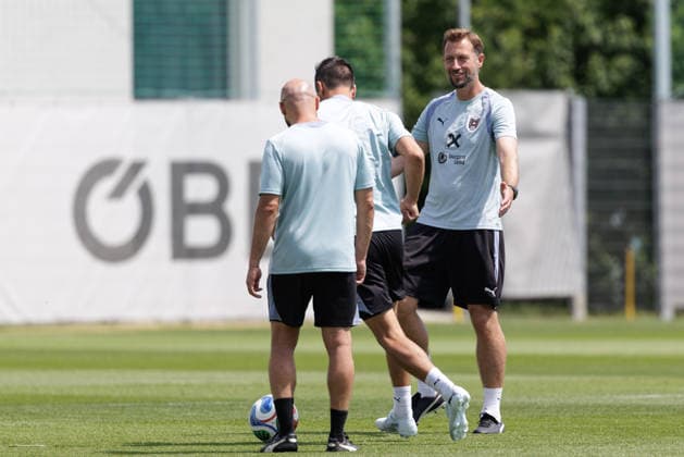 SOCCER - AUT vs TUN, test match VIENNA,AUSTRIA,31.MAY.26 - SOCCER - OEFB international test match, Austria vs Tunisia, preview, training team AUT. Image shows assistant coach Onur Cinel, assistant coach Stefan Oesen and assistant coach Lars Kornetka (AUT).  GEPAxpictures xArminxRauthner