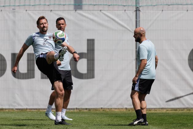 SOCCER - AUT vs TUN, test match VIENNA,AUSTRIA,31.MAY.26 - SOCCER - OEFB international test match, Austria vs Tunisia, preview, training team AUT. Image shows assistant coach Lars Kornetka, assistant coach Stefan Oesen and assistant coach Onur Cinel (AUT).  GEPAxpictures xArminxRauthner