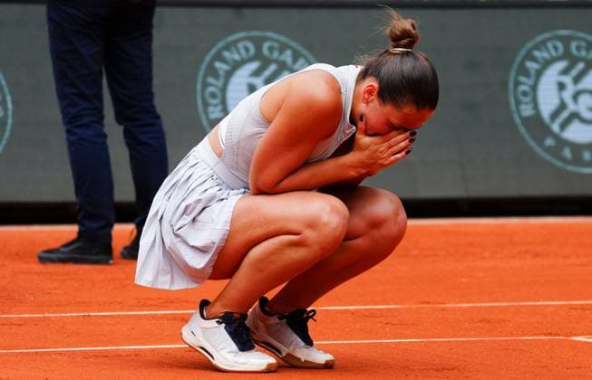 Marta Kostyuk celebrates her third round win over Iga Swiatek French Open Tennis, Day Eight, Tennis, Roland Garros, Paris, France - 31 May 2026Paris Roland Garros France EDITORIAL USE ONLY No use with unauthorised audio, video, data, fixture lists, club league logos or live services. Online in-match use limited to 120 images, no video emulation. No use in betting, games or single club league player publications.  Copyright: xJavierxGarcia Shutterstockx 16898320g