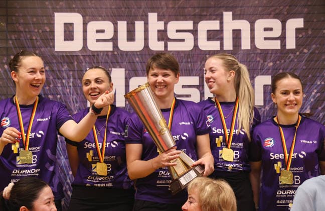 Sport Bilder des Tages Natalia Bajor, Sabina Surjan, Nina Mittelham mit Pokal, Josi Neumann, Mia Griesel, TTC Eastside Berlin jubelt und feiert die Deutsche Meisterschaft Deutscher Meister Tischtennis Finale Deutsche Meisterschaft Bundesliga Damen Saison 2025 2026 31.05.2026 ttc eastside Berlin vs TSV Dachau