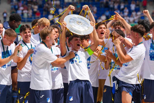 31.05.2026, xydrx, Herren, Fußball, U19 DFB-Nachwuchsliga, Finale, TSG 1899 Hoffenheim - 1.FC Köln, Saison 2025 2026, PreZero Arena: Spieler der TSG 1899 Hoffenheim bejubeln den Sieg im Finale der U19 DFB-Nachwuchsliga DFB regulations prohibit any use of photographs as image sequences and or quasi-video. Copyright: HMBxMedia YannisxDreimann