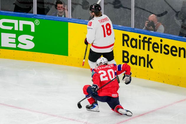 ZURICH, SWITZERLAND - MAY 31: Emilio Pettersen of Norway open the scores and Norway take the lead during the 2026 IIHF Ice hockey, Eishockey World Championship, WM, Weltmeisterschaft Switzerland Bronze medal game between Canada and Norway at Swiss Life Arena on May 31, 2026 in Zurich, Zurich. Zurich Swiss Life Arena Zurich Switzerland Copyright: xJustPictures.ch JarixPestelaccix jp-en-EuSpIm-JP6_JAR_Canada_Norway_31May2026_00015