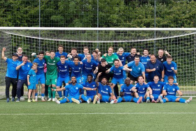 Dortmund, Deutschland 31. Mai 2026: Oberliga Westfalen - 2025 2026 - Sp. 38 - Tuerkspor Dortmund - SV Westfalia Rhynern Im Bild: Jubel nach dem gewonnen Spiel von SV Westfalia Rhynern gegen Türkspor Dortmund und damit die Teilnahme am DFB Pokal. Mendeplatz 2 Nordrhein Westfalen Copyright: xFotostandx xZeisingx