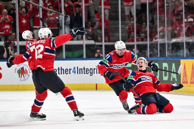 Sport Bilder des Tages ZURICH, SWITZERLAND - MAY 31: Noah Steen of Norway R) celebrates his game winning goal during the 2026 IIHF Ice hockey, Eishockey World Championship, WM, Weltmeisterschaft Switzerland Bronze medal game between Canada and Norway at Swiss Life Arena on May 31, 2026 in Zurich, Zurich. Zurich Swiss Life Arena Zurich Switzerland Copyright: xJustPictures.ch AndreaxBrancax jp-en-EuSpIm-JP7_ANB_CanNor_31052026_8007