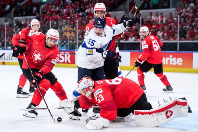260531 Timo Meier, Roman Josi and Leonardo Genoni of Switzerland against Sakari Manninen of Finland during the 2026 IIHF Ice hockey, Eishockey World Championship, WM, Weltmeisterschaft final between Switzerland and Finland on May 31, 2026 in Zürich. Photo: Jesper Zerman BILDBYRAN kod JZ JZ0742 ishockey ice hockey ishockey-vm 2026 vm 2026 iihf world championship final switzerland schweiz finland bbeng Copyright: JESPERxZERMAN BB260531JZ157