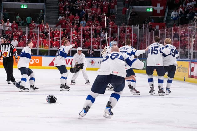 ZURICH, SWITZERLAND - MAY 31: Konsta Helenius of Finland celebrates his winning goal with team during the 2026 IIHF Ice hockey, Eishockey World Championship, WM, Weltmeisterschaft Switzerland Gold Medal game between Switzerland and Finland at Swiss Life Arena on May 31, 2026 in Zurich, Zurich. Zurich Swiss Life Arena Zurich Switzerland Copyright: xJustPictures.ch JarixPestelaccix jp-en-EuSpIm-_DSC0760-20260531