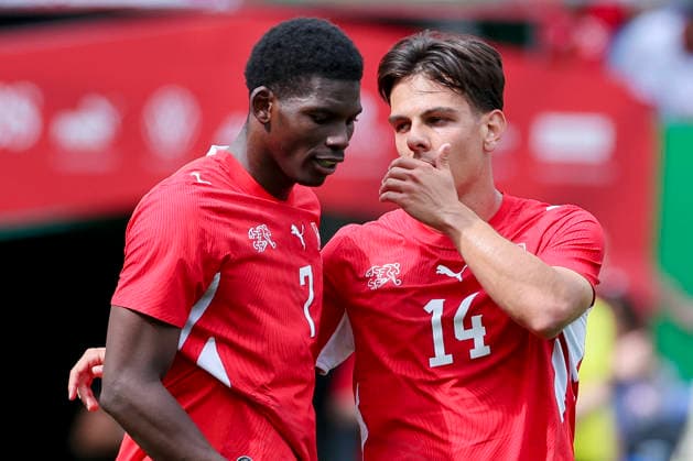 Breel Embolo (Switzerland) und Ardon Jashari (Switzerland) unterhalten sich, International Friendly, Länderspiel, Nationalmannschaft Switzerland v Jordan, Kybunpark am 31. May 2026 in St Gallen, Schweiz. (Foto von Marco Steinbrenner DeFodi Images) Breel Embolo (Switzerland) und Ardon Jashari (Switzerland) talk together, International Friendly, Switzerland v Jordan, Kybunpark, May 31, 2026 in St Gallen, Switzerland. (Photo by Marco Steinbrenner DeFodi Images) -