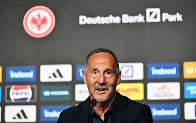 01.06.2026, xfux, Fussball 1.Bundesliga, Eintracht Frankfurt - Pressekonferenz zur Vorstellung von Adolf Adi Hütter Huetter als neuen Cheftrainer v.l. Trainer Adolf Adi Hütter Huetter (Eintracht Frankfurt) zautz (DFL DFB REGULATIONS PROHIBIT ANY USE OF PHOTOGRAPHS as IMAGE SEQUENCES and or QUASI-VIDEO) Frankfurt am Main