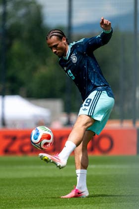 GER, Deutschland vs Finnland, Abschiedsevent und Trainingsspiel, WM Vorbereitung 2026 01.06.2026, DFB Campus, Frankfurt am Main, GER, Deutschland vs Finnland, Abschiedsevent und Trainingsspiel, WM Vorbereitung 2026, im Bild Leroy Sane (Deutschland, 19) am Ball,