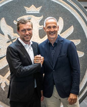 01.06.2026, xfux, Fussball 1.Bundesliga, Eintracht Frankfurt - Pressekonferenz zur Vorstellung von Adolf Adi Hütter Huetter als neuen Cheftrainer v.l. Vorstand Markus Kroesche Krösche Director of Sports (Eintracht Frankfurt), Trainer Adolf Adi Hütter Huetter (Eintracht Frankfurt) zautz (DFL DFB REGULATIONS PROHIBIT ANY USE OF PHOTOGRAPHS as IMAGE SEQUENCES and or QUASI-VIDEO) Frankfurt am Main