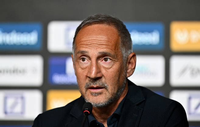 01.06.2026, xfux, Fussball 1.Bundesliga, Eintracht Frankfurt - Pressekonferenz zur Vorstellung von Adolf Adi Hütter Huetter als neuen Cheftrainer v.l. Trainer Adolf Adi Hütter Huetter (Eintracht Frankfurt) zautz (DFL DFB REGULATIONS PROHIBIT ANY USE OF PHOTOGRAPHS as IMAGE SEQUENCES and or QUASI-VIDEO) Frankfurt am Main