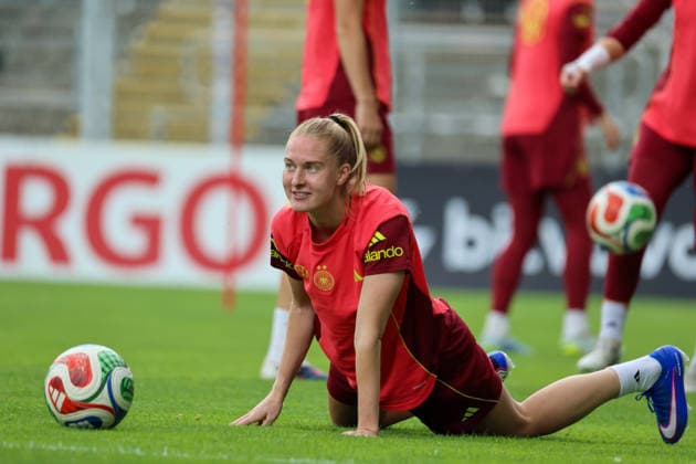 Köln, Deutschland: 01.06. 2026 - Training der DFB Frauen - Vorbereitung Länderspiel Deutschland vs. Norwegen für WM Qualifikation 2027 Im Bild: Janina Minge (Deutschland) Copyright: HMBxMedia MadeleinexFantini
