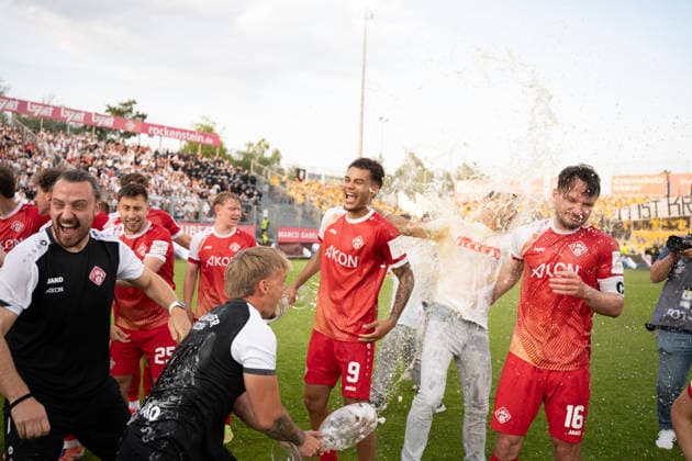 01.06.2026, xhfmx, Fussball Relegation 3.Liga, Kickers Wuerzburg - 1.FC Lok Leipzig Würzburg bejubelt den Aufstieg in die 3. Liga. (DFL DFB REGULATIONS PROHIBIT ANY USE OF PHOTOGRAPHS as IMAGE SEQUENCES and or QUASI-VIDEO) Wuerzburg
