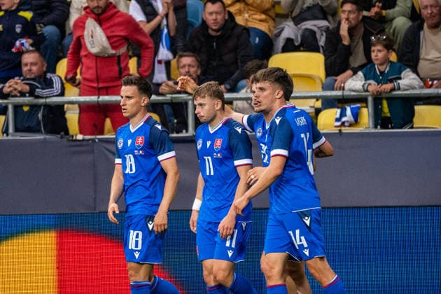 Slovakia v Malta - International Friendly, Länderspiel, Nationalmannschaft Match Roland Galcik of Slovakia celebrates a winning goal with teammates during the international friendly match between Slovakia and Malta at MOL Arena in Dunajska Streda, Slovakia, on June 1, 2026. Dunajska Streda Slovakia  Copyright: xMatejxSaganx originalFilename:sagan-slovakia260601_np6G4.jpg