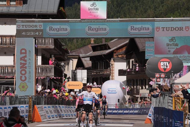 Netherlands™s Demi Vollering of FDJ United - Suez™s winner of the stage on the finish line during Stage 5 of the Giro d™Italia Women, from Longarone to Santo Stefano di Cadore, Italy. Wednesday June 3, 2026  Copyright: xMarcoxAlpozzi LaPressex