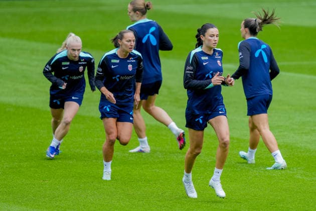 Womens national football team Oslo 20260604 Thea Bjelde Marit Bratberg Lund and Ingrid Syrstad Engen prepare for the World Cup qualifier against Germany at Ullevaal Stadium Photo Javad Parsa NTB Oslo Norway EDITORIAL USE ONLY RESTRICTED USE FOR BETTING COMPANIES  Copyright: xJavadxParsax xNTBx
