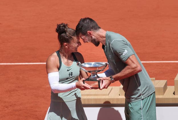 Sport Bilder des Tages Sieger Sara Errani, Andrea Vavassori, Mixed Doppel, Mixed Doubles, Siegerehrung, Presentation Tennis - French Open 2026 - Roland Garros - Paris - - France - 4 June 2026. Copyright: xJuergenxHasenkopfx