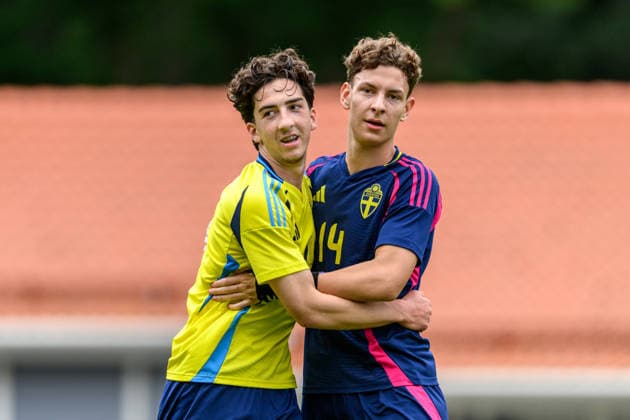 Sport Bilder des Tages 260604 Elion Imeri and Lino Wernberg Hyppänen during an intrasquad match with the Swedish national under 17 national team, Nationalteam on June 4, 2026 in Malmö. Photo: Mathilda Schuler BILDBYRAN kod MA MA0988 fotboll football soccer fotball landslag U17, U 17 sweden national teams bbeng intrasquad match internmatch Copyright: MATHILDAxSCHULER BB260604MA081