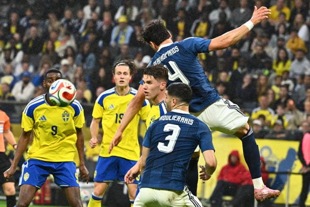 Sport Bilder des Tages STOCKHOLM, SVERIGE 20260604 Sveriges Alexander Isak, Sveriges Mattias Svanberg, Sveriges Viktor Gyökeres mot Greklands Konstantinos Koulierakis och Greklands Ntinos Mavropanos under torsdagens träningslandskamp i fotboll mellan Sverige och Grekland pa Strawberry arena inför fotbolls-VM i sommar. STOCKHOLM SVERIGE x10090x Copyright: xClaudioxBresciani TTx LANDSKAMP SVERIGE-GREKLAND