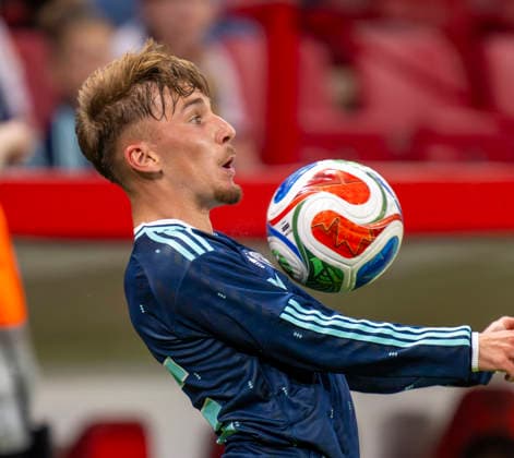 31.05.2026, Fussball Freundschafts-Länderspiele 3.Spieltag, Deutschland - Finnland, in der Mewa-Arena Mainz, Lennart Karl (Deutschland) stoppt den Ball mit der Brust.