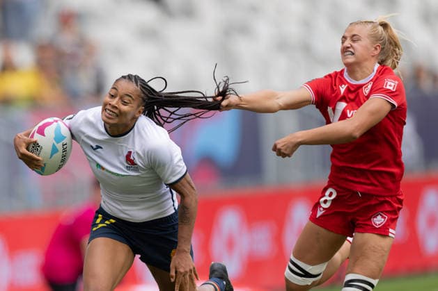 Bordeaux Sevens, SVNS Rugby World Championship, WM, Weltmeisterschaft Die Kanadierin Carmen Izyk zieht an den Haaren von Denisse Gortazar (Spanien) und erhält die Gelbe Karte. Gruppenspiel Kanada gegen Spanien. Drittes Turnier der SVNS World Championship, Siebener-Rugby WM vom 5. bis 7. Juni 2026 in Bordeaux (Frankreich). Tag 1, Gruppenspiele am 5. Juni 2026., Bordeaux Region Nouvelle-Aquitaine Frankreich Stade Atlantique