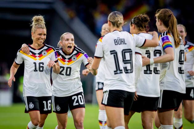 Cologne, Germany. 05th Jun 2026. Linda Dallmann, Elisa Senß (DFB) jubeln mit Carlotta Wamser Germany - Norway Deutschland - Norwegen 05.06.2026