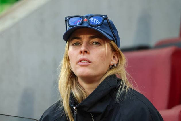 Köln, Deutschland: 05.06. 2026 - WM Qualifikationsspiel Deutschland vs. Norwegen Im Bild: Laura Freigang (Deutschland), die nicht für die Länderspielmaßnahme nominiert wurde, auf der Zuschauertribüne in Köln Copyright: HMBxMedia MadeleinexFantini